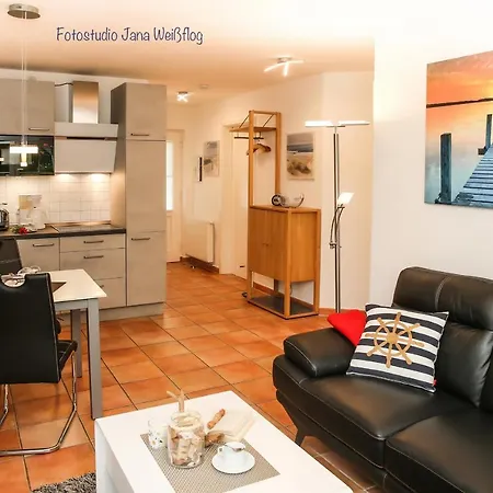 Strandstraße 16 24 Apartment *