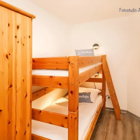 Apartment Strandstraße 16 24 *